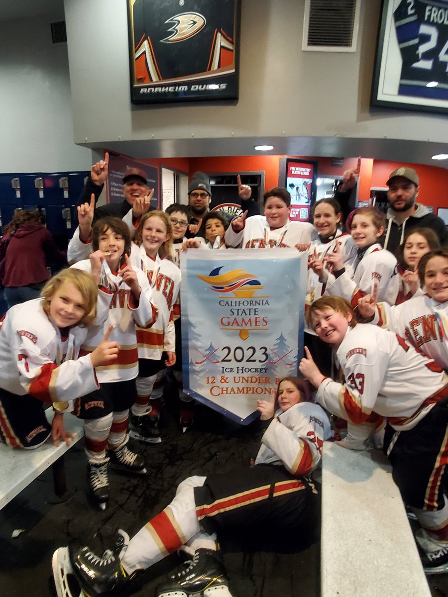 Jr. Pioneers 12UB Winter Games Champions @DU_Hockey @UofDenver GOLD medal winners! Let's go DU! #pioneerhockey #jrpiohockey #DUhockey #PioneerTogether