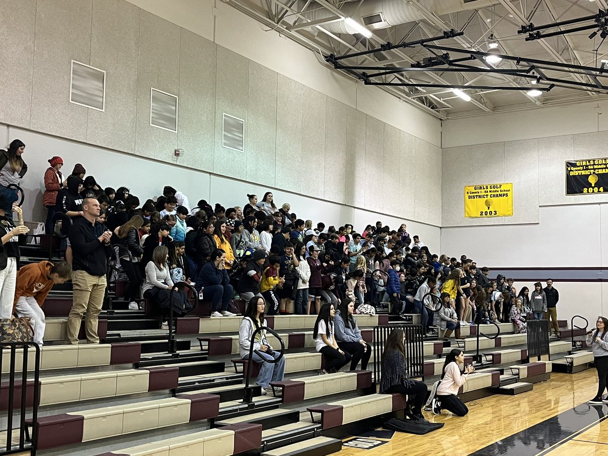 HenryHawksLISD's tweet photo. Looking forward to welcoming this awesome group of #rising5thgraders next year! We hope they enjoyed visiting Henry as much as we enjoyed getting to know them! #gohawks π€π #2223 https://t.co/alauSj8KTE
