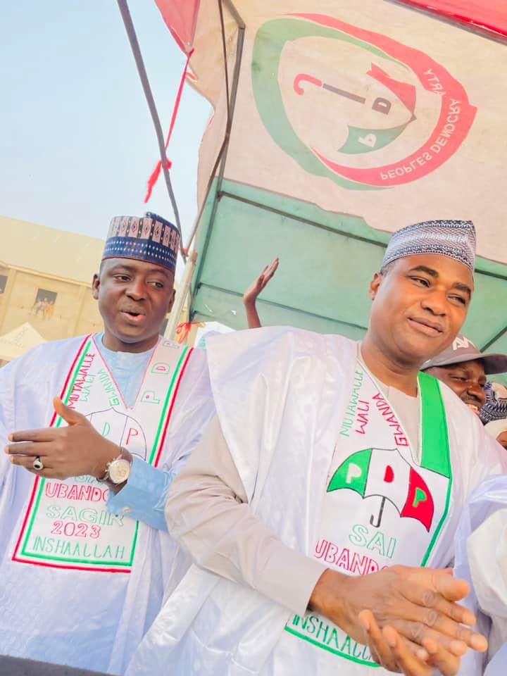 yusdgyd1's tweet photo. Today, the good pple of Gudu come out enmasse to welcm Ubandoma/Sagir team at d @OfficialPDPNig Sokoto state governorship campaign rally.
@AWTambuwal along with his deputy @Manirdaniya were honoured again.
@SaiduUm78073225 is moving stronger to build a greater Sokoto.
#PDPpower https://t.co/tBFUUK0Ml4