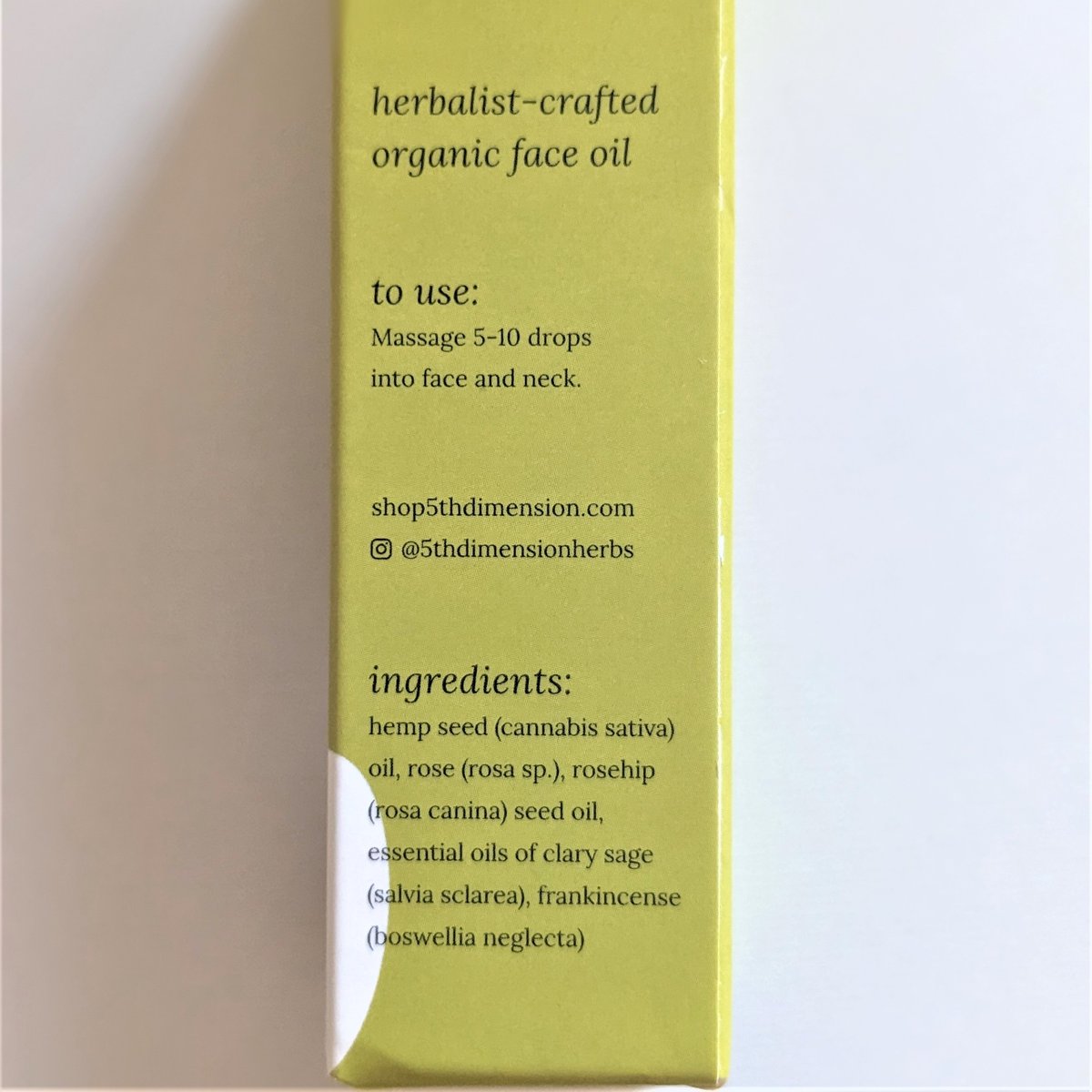 tempacochan's tweet image. #PETITVOUR 9月号に入ってた
#5thDimension Sub Rosa Serum

化粧水などでお肌を整えた後、使用。その後に何もつけなくてOK。朝も使えるオイルセラム。香りがなく、オイルそのものの香り。刺激がなく、肌に優しい◎

▼開封動画はコチラ
youtu.be/dGUMHmeZvLU

@PetitVour #コスメ #サブスク