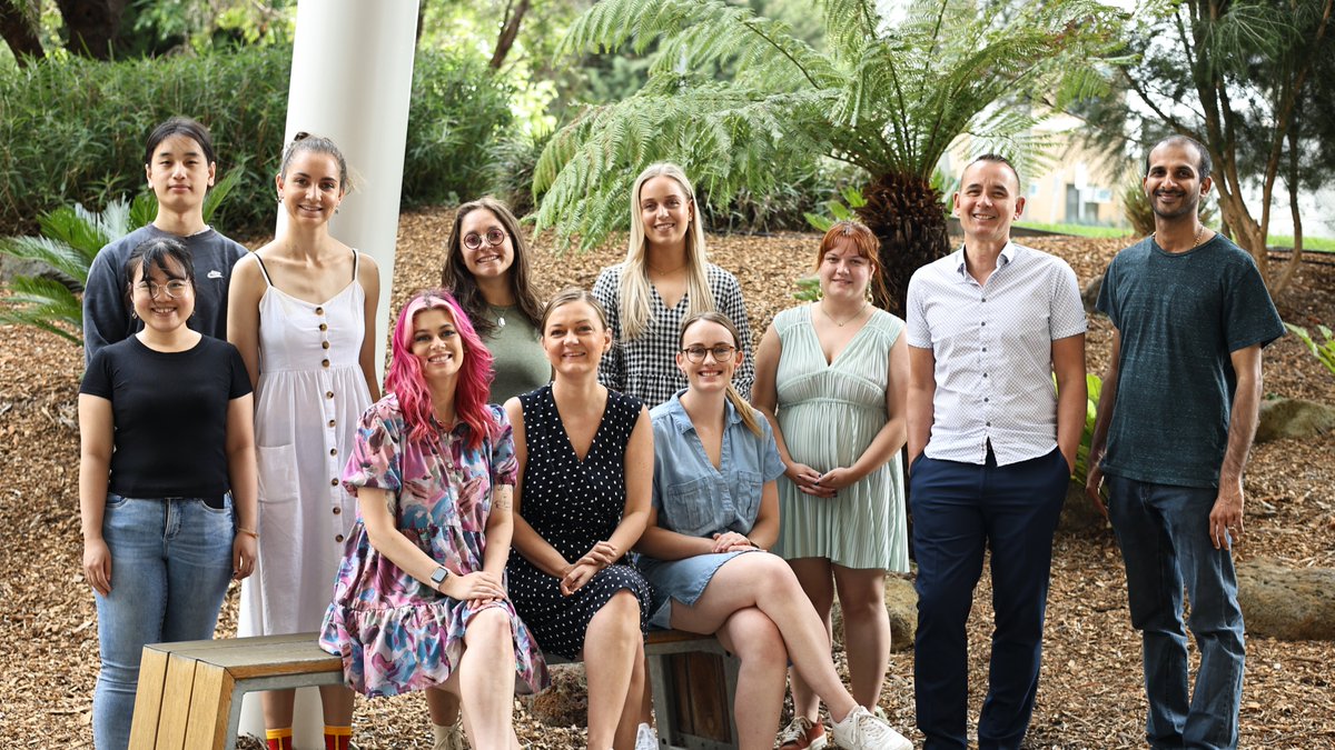Hudson_Research's tweet photo. Our world-leading #Ovarian #Cancer researchers are focused on developing an early detection test & discovering better, more effective personalised treatments that will help girls & women survive their diagnosis long term💙
#ocam #ocam2023 #TealRibbon #OvarianCancerAwarenessMonth https://t.co/VBoT7I1cvV