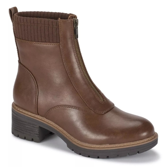 Rancorslayer's tweet photo. So good I had to share! Check out all the items I'm loving on @Poshmarkapp #poshmark #fashion #style #shopmycloset #ecco #kennethcole #baretraps: https://t.co/cJgvdpItFH https://t.co/QkaDjqTSz3