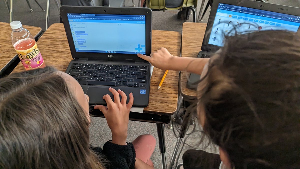 Natbaeza710's tweet image. Driver and Navigator at work coding! 
#AmazonFutureEngineer #BootUpPD