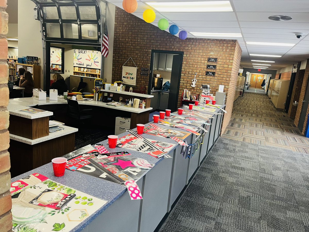 D_R_Schmidt's tweet photo. @SchoolgirlStyle was kind enough to donate many items to share with Ts. Ts were able to give their colleagues notes of appreciate and gratitude, which served as tickets to enter drawings for some amazing sets. Time spent on school culture is always time well spent. https://t.co/2JtWLdxT1z