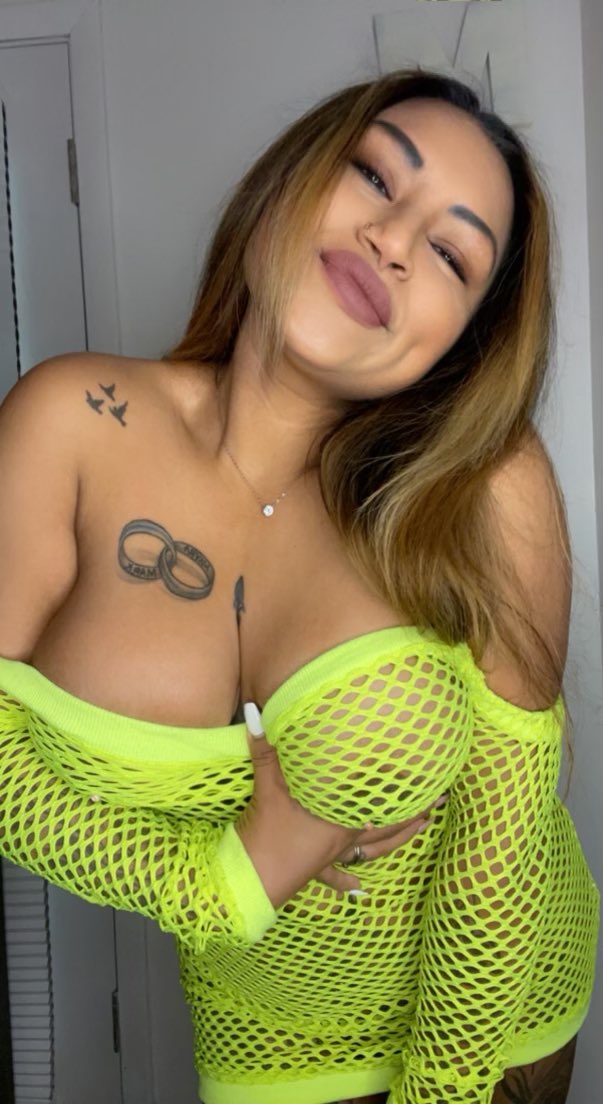 Natasha Crown OF $4.99 on Twitter: "RT @DDSexyWifee: Smash or pass."