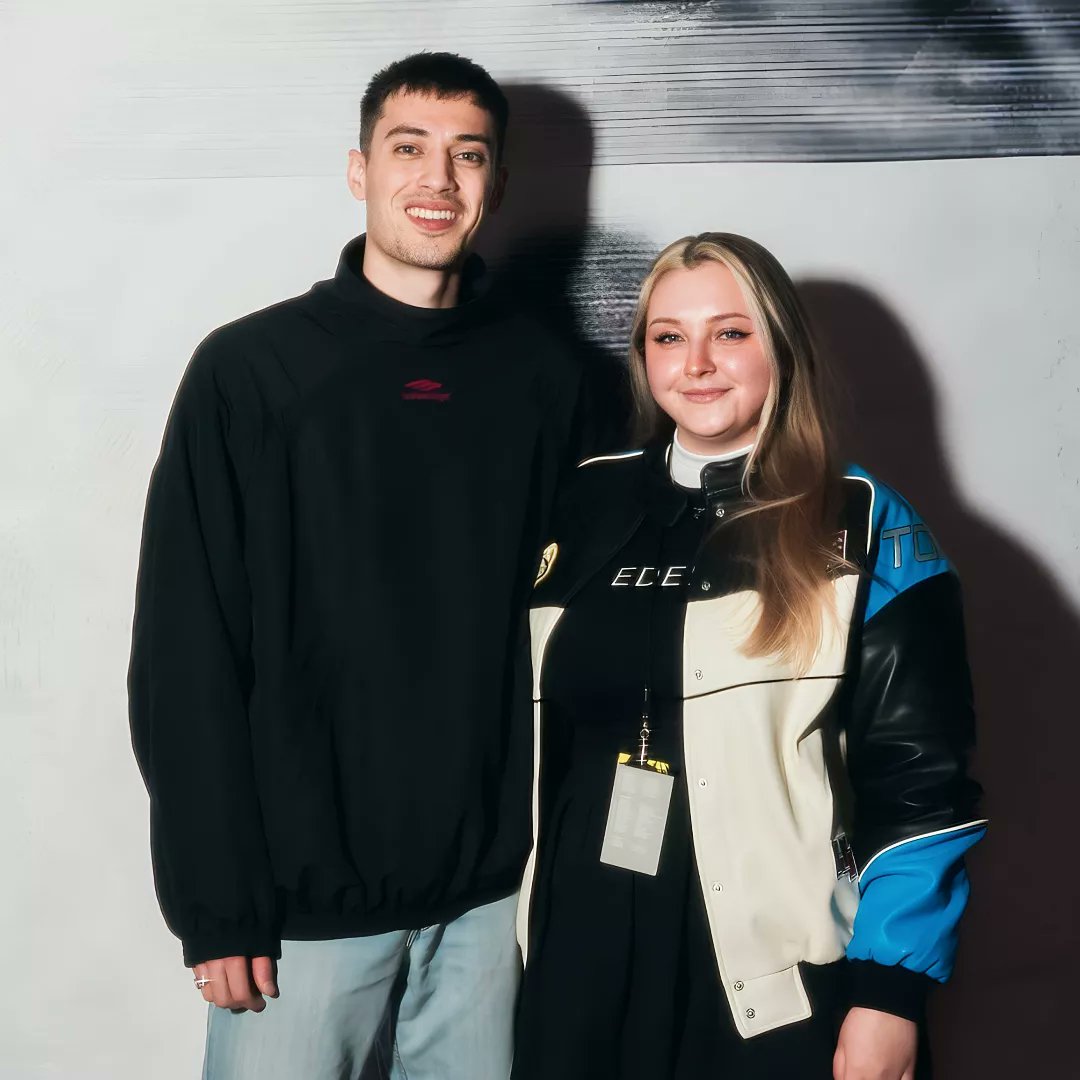quitelivid's tweet photo. thru the years with @iameden 💫
his art makes me feel things unexplainable by words and I'm so grateful to have seen him live https://t.co/FpoFE07XKM