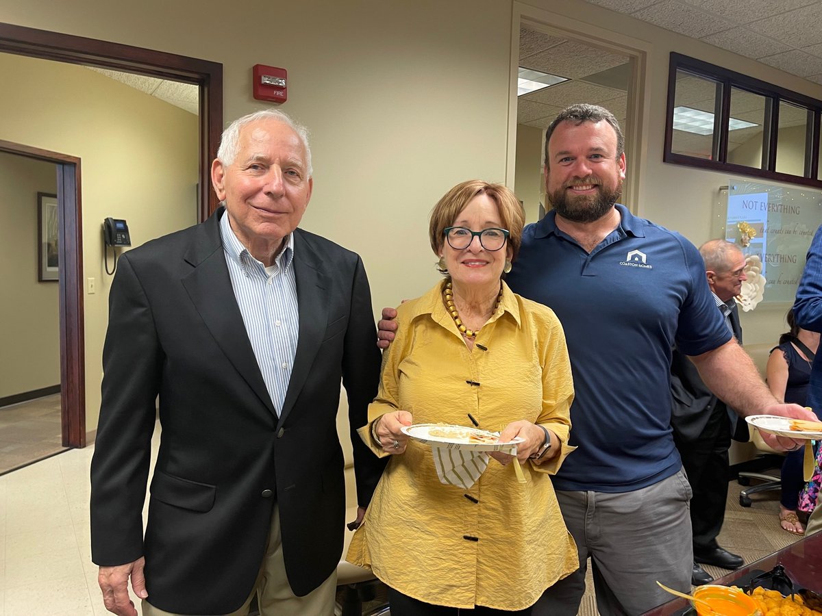 ThePattersonFdn's tweet photo. TPF recently celebrated @jsteinbergTPF for a job done with excellence 🤩 Joni officially closed her TPF chapter as initiative lead for Advancing Philanthropic Leadership. While she will be missed, the torch has passed to @DonBowman_tpf. Here's to new beginnings 🥳 @IUPhilanthropy https://t.co/spvnQcprZa
