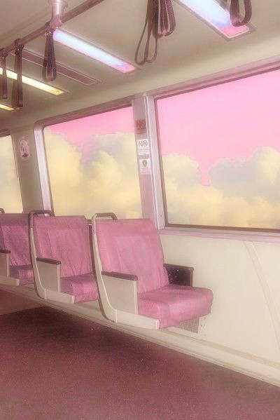 A3sth3ticallyX's tweet photo. Didn't realize dream core is what a lot of these photos are considered, my new favorite thing. 

#dreamcore #liminalspaces #floating #dreamlike #aesthetic https://t.co/2Gq5WvKdTf