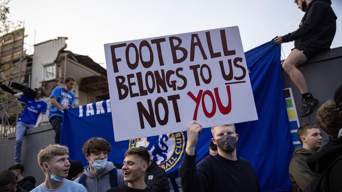 onyenoikechukwo's tweet photo. 🚨 | 𝐉𝐔𝐒𝐓-𝐈𝐍: Chelsea fan's reactions Chelsea fans are frustrated with both the head coach and Todd Boehly's decision on defending Graham Potter despite of poor results all through. They're are currently planning a protest starting on Wednesday.
Sack potter #ChelseaFC https://t.co/A82AnS33Ik