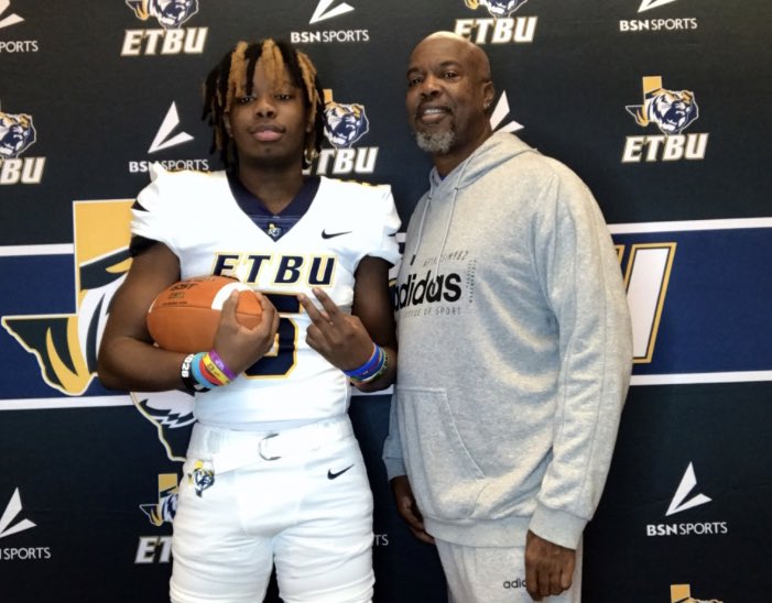 1s0_pat's tweet photo. @jaylonjackson10 @ETBUcoachstang @_jordanwesley @ETBUCoachRu Thanks for the amazing ETBU visit, and hospitality. Exited to be back in east Texas. https://t.co/vLwkBdOatB