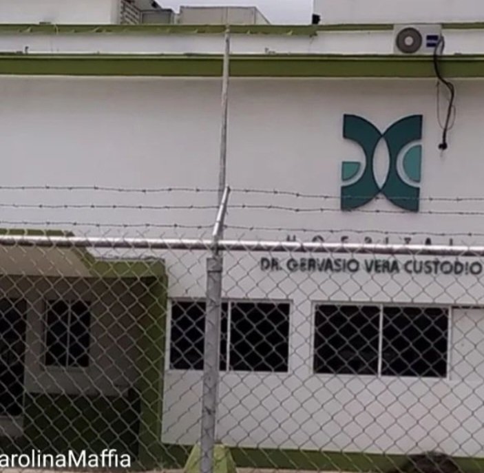 CarolinaMaffia's tweet photo. #20Feb Captura contra Jhonatan Camacho, falso médico q laboró Hospital d #Upata DESATA investigación penal en este centro d salud #EstadoBolivar 
Hasta quien fungía d director presuntamente ejercía medicina sin credenciales. Contratados por alcaldía de Piar. Sin pronunciamiento.. https://t.co/APw7cayl6n