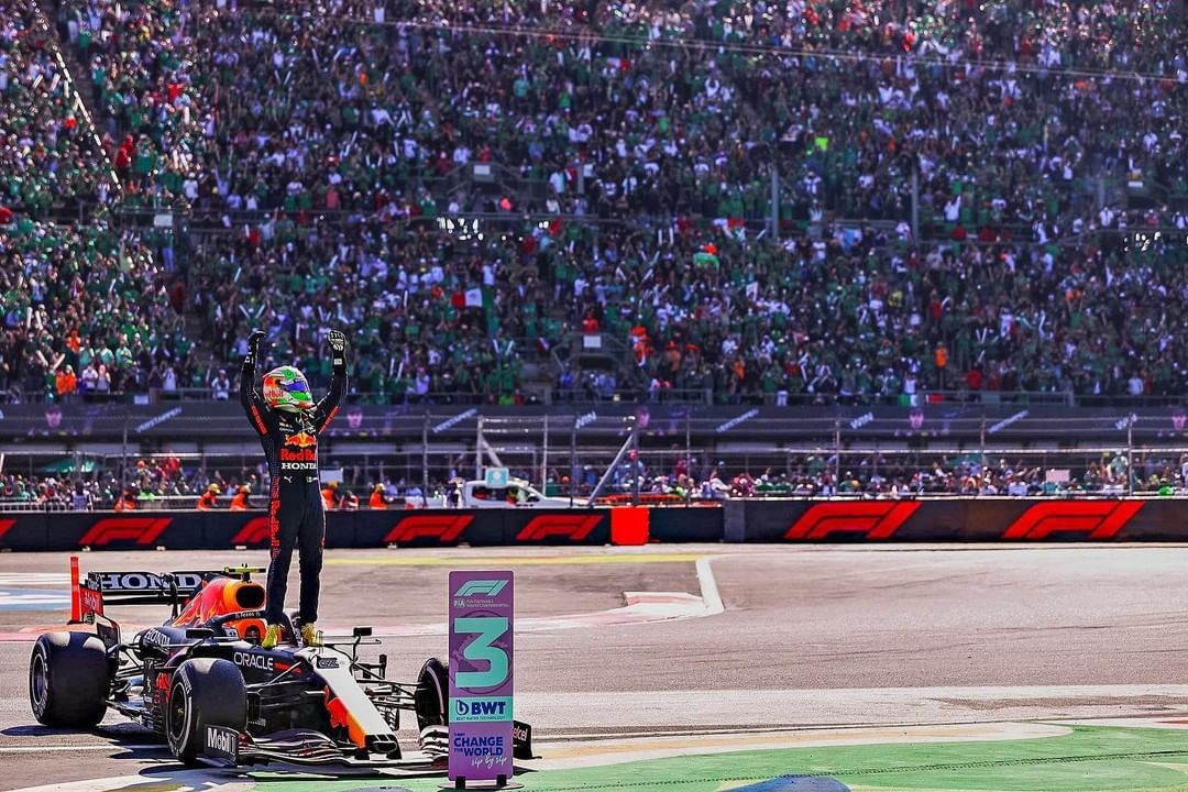 autodromohr's tweet photo. ¿Recuerdas a Sergio Pérez en el podium del #mexicogp en 2021 en el #ahr? https://t.co/vpANYDXYoL
