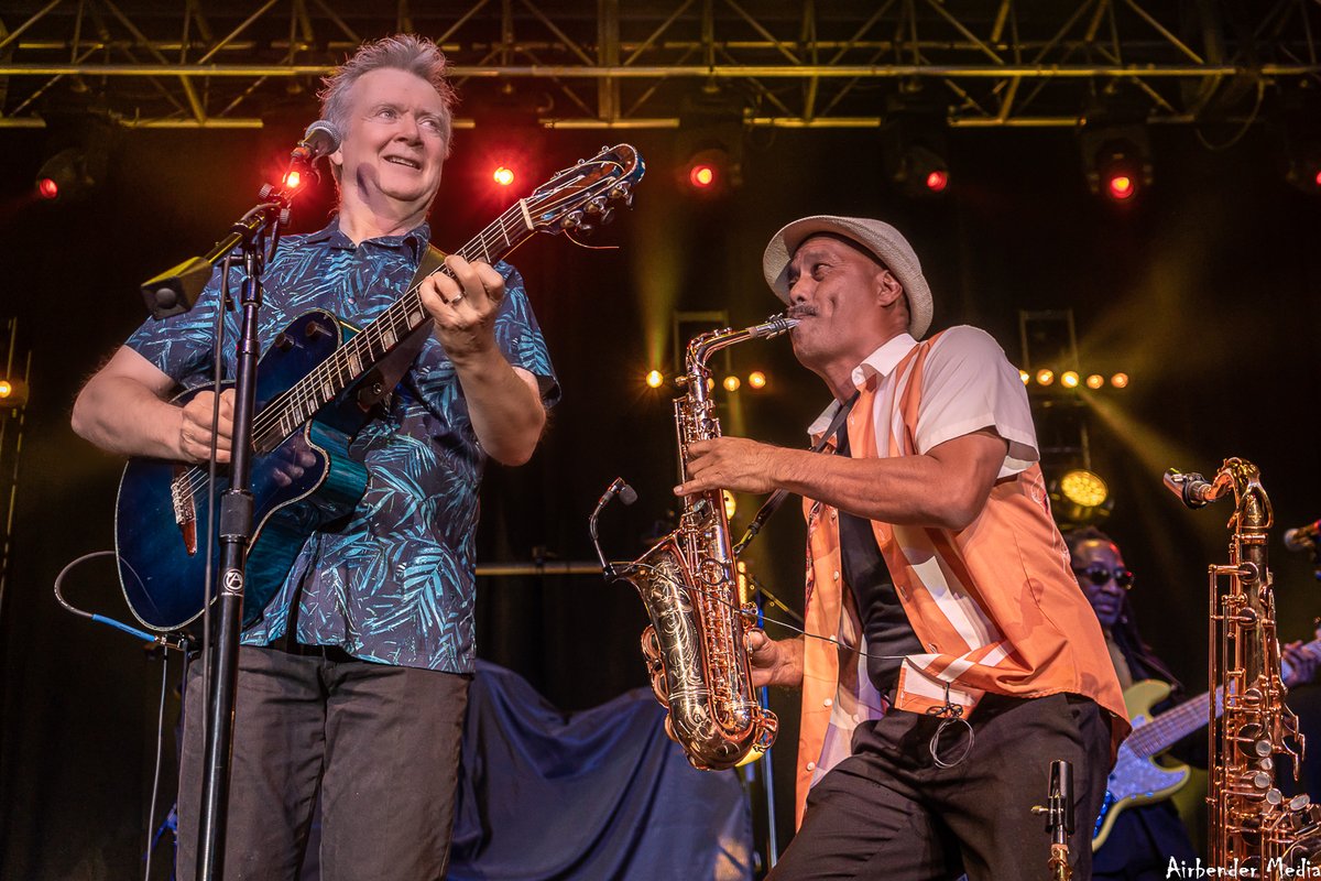 PalaCasino's tweet photo. 🙌MAJOR kudos &amp; thanks going out to @peterwhitegtr &amp;
@SpyroGyraGroup for one phenomenal night of #jazz music this past Friday! Enjoy these highlights from the show! 😍
📸Airbender Media
#palacasino #jazzmusic #smoothjazz https://t.co/ZMXnYqXxWj