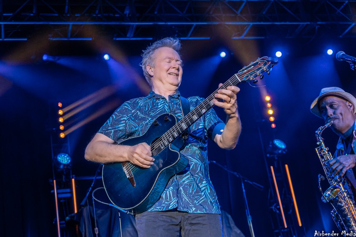 PalaCasino's tweet photo. 🙌MAJOR kudos &amp; thanks going out to @peterwhitegtr &amp;
@SpyroGyraGroup for one phenomenal night of #jazz music this past Friday! Enjoy these highlights from the show! 😍
📸Airbender Media
#palacasino #jazzmusic #smoothjazz https://t.co/ZMXnYqXxWj