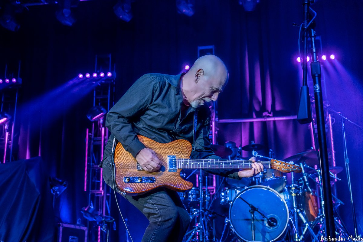 PalaCasino's tweet photo. 🙌MAJOR kudos &amp; thanks going out to @peterwhitegtr &amp;
@SpyroGyraGroup for one phenomenal night of #jazz music this past Friday! Enjoy these highlights from the show! 😍
📸Airbender Media
#palacasino #jazzmusic #smoothjazz https://t.co/ZMXnYqXxWj
