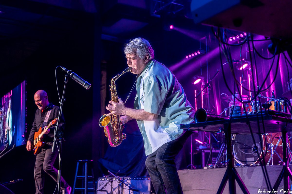 🙌MAJOR kudos & thanks going out to @peterwhitegtr & @SpyroGyraGroup for one phenomenal night of #jazz music this past Friday! Enjoy these highlights from the show! 😍 📸Airbender Media #palacasino #jazzmusic #smoothjazz