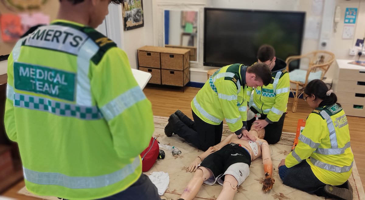 MERTS_UK's tweet image. An excellent effort from this week&apos;s @Qualsafe #FREC3 learners 👏

With prior knowledge and real world experience to draw upon, they have been able to develop and refine their skills to improve efficiency and speed, using the #PitCrewModel (sometimes called the #CircleOfLife) 🚑