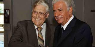 ctnewsweb's tweet photo. El inventor de las PASO (contro nombre) fue el corrupto #cesarangeloz en sociedad con #delasota mando a votar a los empleados del gobierno radical y lo puso a gallego al frente del PJ sino iba preso por corrupto y asesino de #maders uno de los actores fue el vice @marioraulnegri https://t.co/oAtUC5HudR