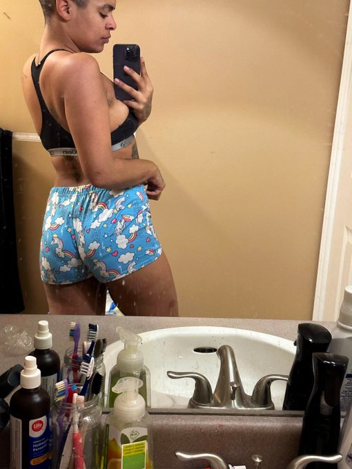 Honestly my favourite pj shorts !  #bedtime #night #EarlyBird #justbeingmyself https://t.co/PbyhBrWq<a href="/tag/bedtime"class="tags">#bedtime</a><a href="/tag/night"class="tags">#night</a><a href="/tag/earlybird"class="tags"><span>#earlybird</span></a><a href="/tag/justbeingmyself"class="tags"><span>#justbeingmyself</span></a>