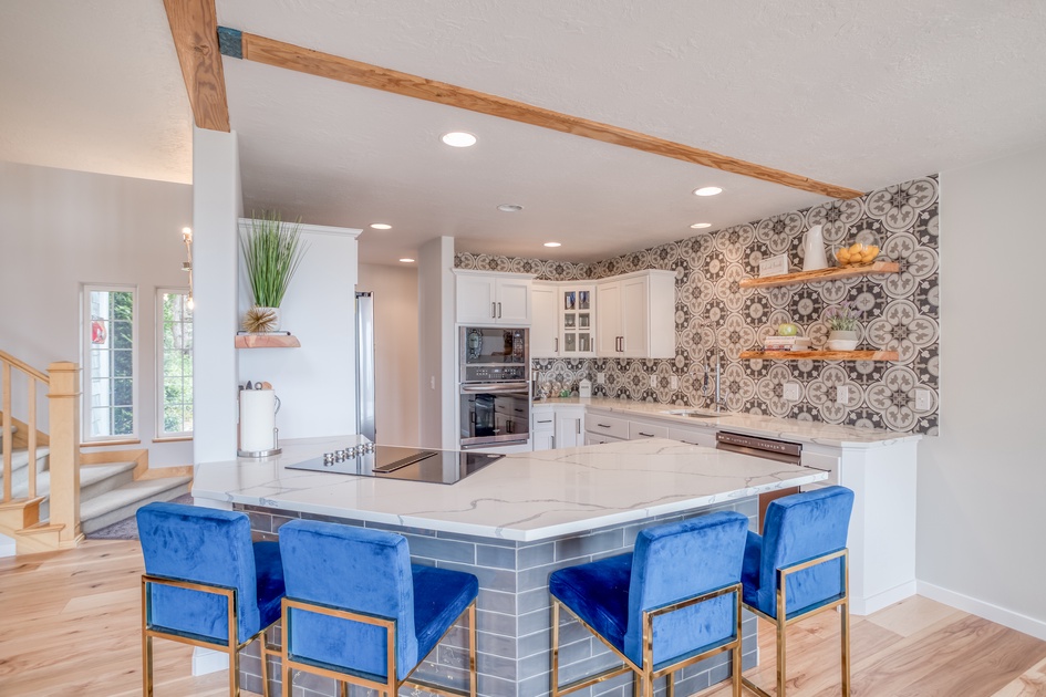 meredithlodging's tweet photo. Spend this Memorial Day at Whalesong Overlook.

This four-bedroom, two-and-a-half-bath cliffside home offers stunning ocean views of Neskowin coastline and Proposal Rock. 

Find your Memorial Day vacation at Whalesong Overlook at https://t.co/UxG9bcJirM https://t.co/RJXfrM7wTj