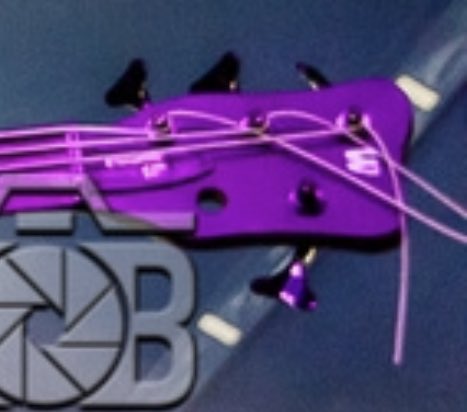 R0M4NdotEXE's tweet image. im no expert but i dont think the strings are supposed to be. like that