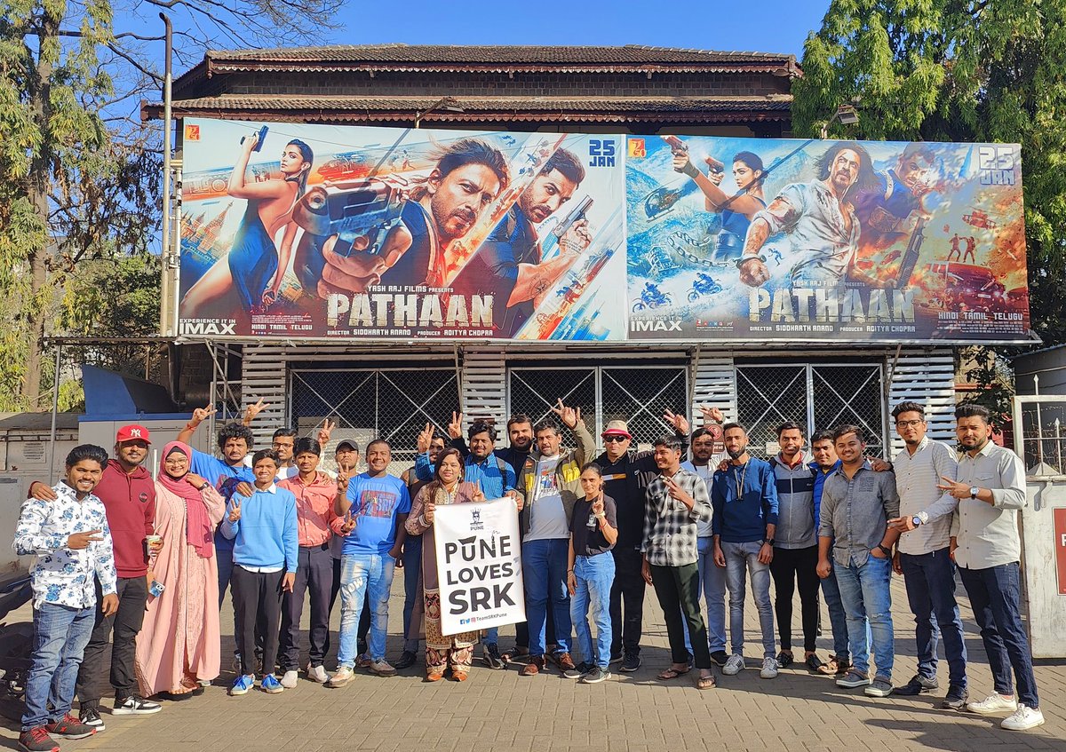 teamsrkpune's tweet photo. We celebrated 1000Crs of Pathaan by Watching #Pathaan together again in theaters. Congratulations to all SRK Fans.
#Pathaan1000crWorldWide #Pathaan1000Crores #Pathaan #BlockbusterPathaan #PuneLovesSRK #pathaanboxoffice #Jawan #Dunki https://t.co/LPR9dHRkrz