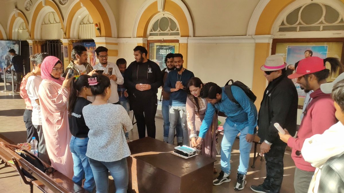 teamsrkpune's tweet photo. We celebrated 1000Crs of Pathaan by Watching #Pathaan together again in theaters. Congratulations to all SRK Fans.
#Pathaan1000crWorldWide #Pathaan1000Crores #Pathaan #BlockbusterPathaan #PuneLovesSRK #pathaanboxoffice #Jawan #Dunki https://t.co/LPR9dHRkrz