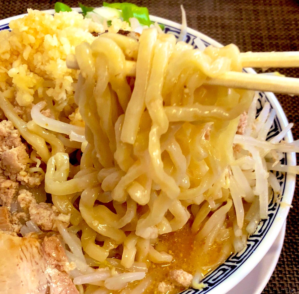 northernroad1's tweet photo. 札幌味噌と二郎系の良いとこ取り
味噌ソバ〜みそじろう〜(全部マシ)
旭川中華そば 風來堂
#のろブログ #のろちゃんねる #北海道 #札幌 #豊平区 #豊平 #飯テロ #グルメ #ランチ #ラーメン #味噌ラーメン #二郎系 #二郎インスパイア #G系 #風棶堂 #風來堂 #風来堂 https://t.co/bpYh5YaeDS