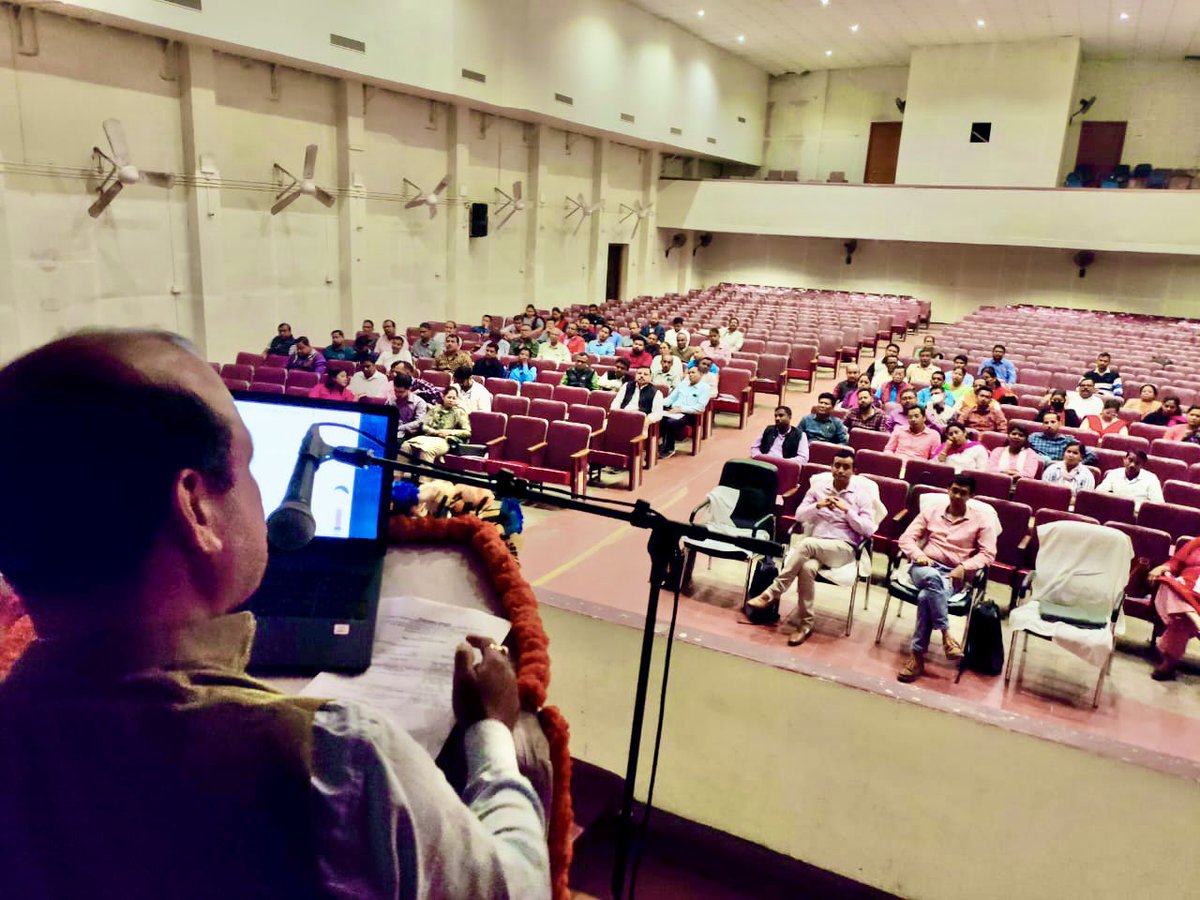 dc_nagaon's tweet photo. On 20th Feb 2023, a training program on " #ARTPS Act and Rules" was held at Nagaon District Library Auditorium .
The purpose of the training is to sensitise the officers and officials about #ARTPS Act and Rule who is involved in public service delivery. https://t.co/ZBtc3H1GEe