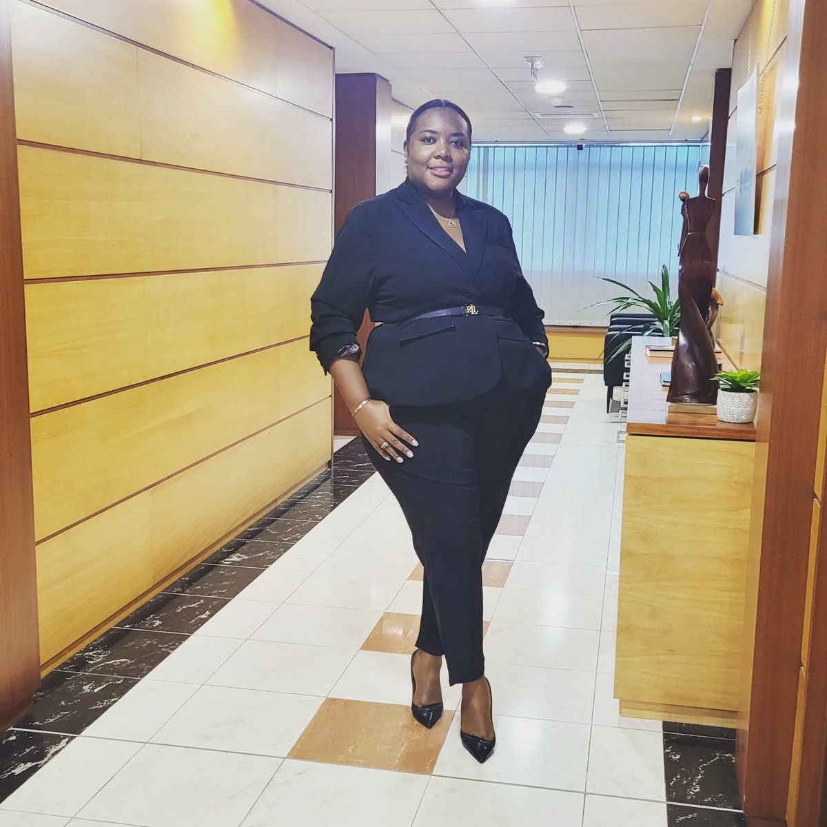 Pour la participation active des #jeunesfemmes en #Politique et
Pour les #droits des #femmes dans un futur #égalitaire chacune des cibles doit porter sa voix.
#DroitSalaries 
#empowerment 
#parité 
#Gabon