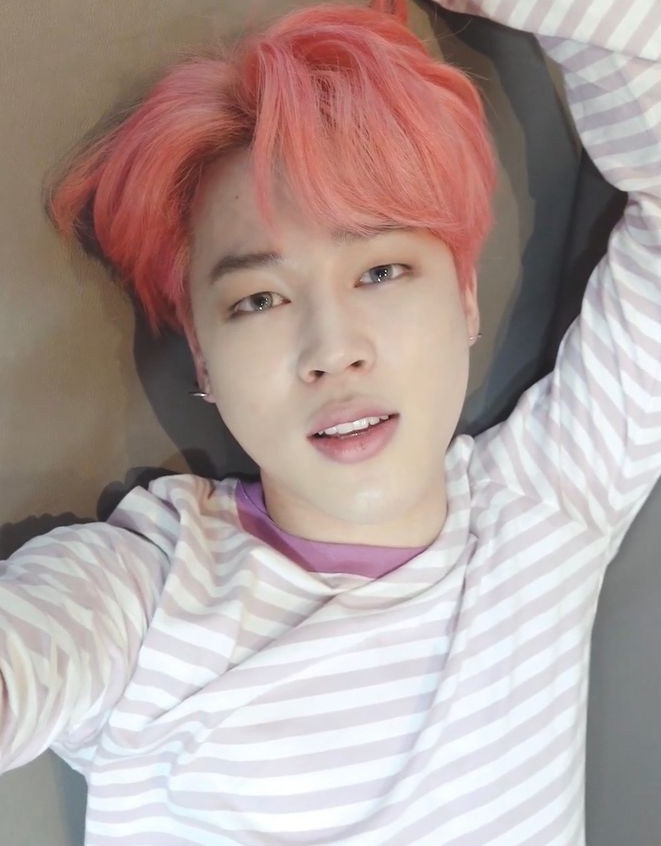 💋 counterpunch 🥊

jimin's best friend drags him to a boxing match. he's bored to death, until he spots one of the boxers in the ring.

and the boxer spots him back.

his plans for the night didn't include acquiring a new crush. but, as they say, the rest is history.