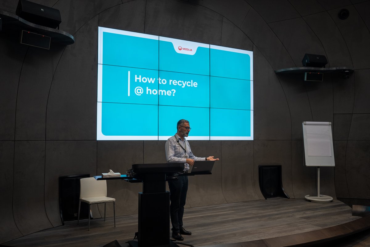 VeoliaME's tweet image. MDC Business Management Services, A Mubadala Company (MDC BMS) organized an awarness session Veolia - MUBADALA Towers’ waste services partner represented by Ronald Richa shared with MDC BMS employees tips to improve waste management at the office and at home. 
#recyclingsolutions
