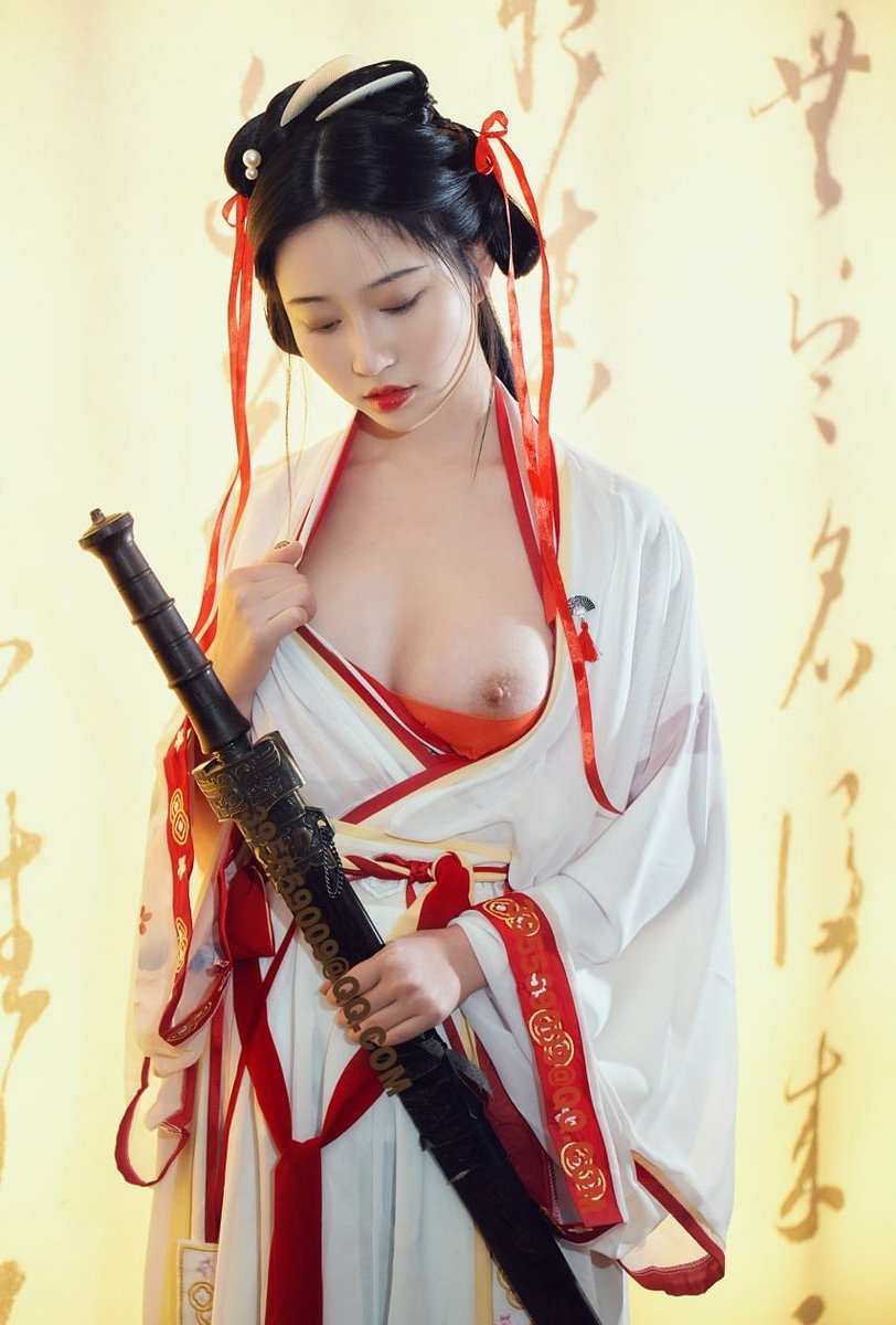 wstwlFG's tweet photo. #汉服 #裸露 https://t.co/iqFi7VvYIu