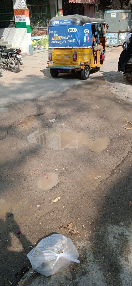 vickymannnn's tweet photo. @KTRBRS @TelanganaCMO  @MDHMWSSB @KTRoffice 
This is the condition of leftover work on road opposite to Nampally Government hospital due to installation of big pipelines which caused breakage to small water pipelines . I request you to take prompt action and repair waterpipeline. https://t.co/CodNgrN36H