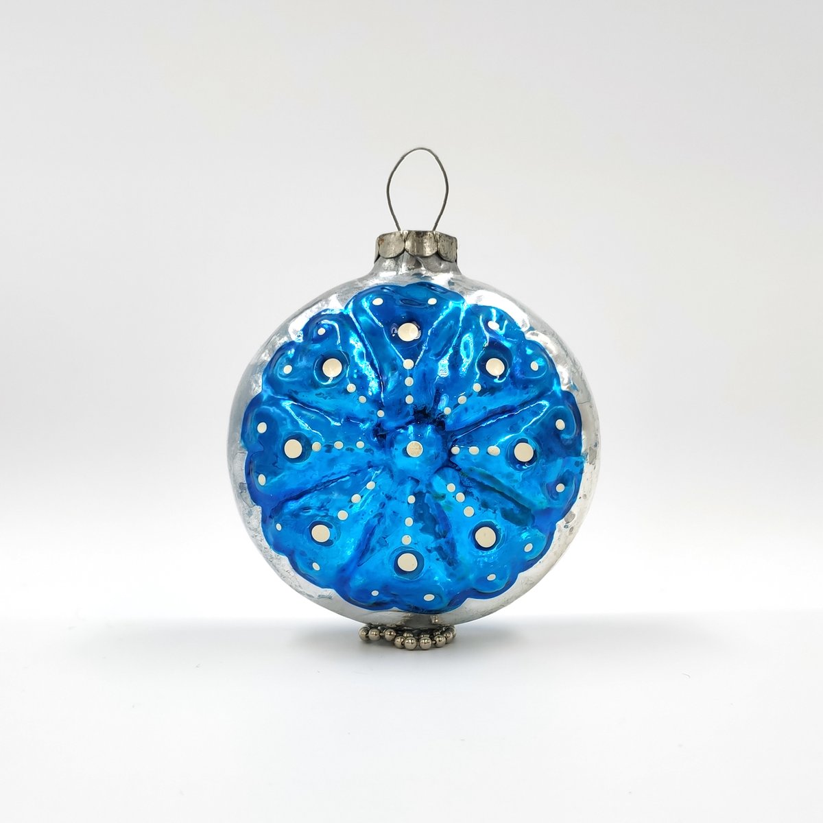 Christmas Glass Ornament 'Snowflake Blue'

ebay.com/itm/1956106449…

#snowflake #xmassnowflake #snowflakeornament #blue #xmasblue #blueornament #vintageornament #vintagedecor #handmadedecor #handmadeornament #timetodecorate #xmasornaments #xmasdecor #christmasornament #ebay