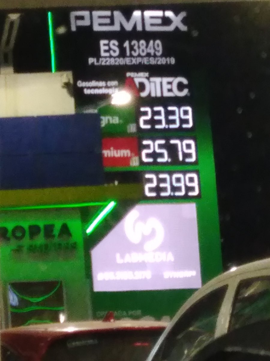Encortito_'s tweet photo. Y  ¿dónde está? el que dijo que bajaría la gasolina... siendo presidente. https://t.co/rKKkpUPQbp