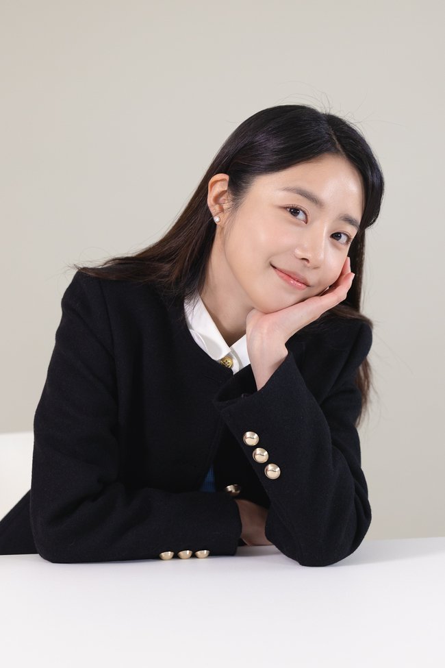KoreanUpdates's tweet photo. Former #BONUSbaby &amp; #myB member, #ChoiMoonhee, is joining AIMC, home of Joo Hyunyoung. She will be starring in TVING webtoon-based drama #DutyAfterSchool, which will start airing in March

https://t.co/SdxiTCzIIf #KoreanUpdates RZ https://t.co/NlXZQaXfOi