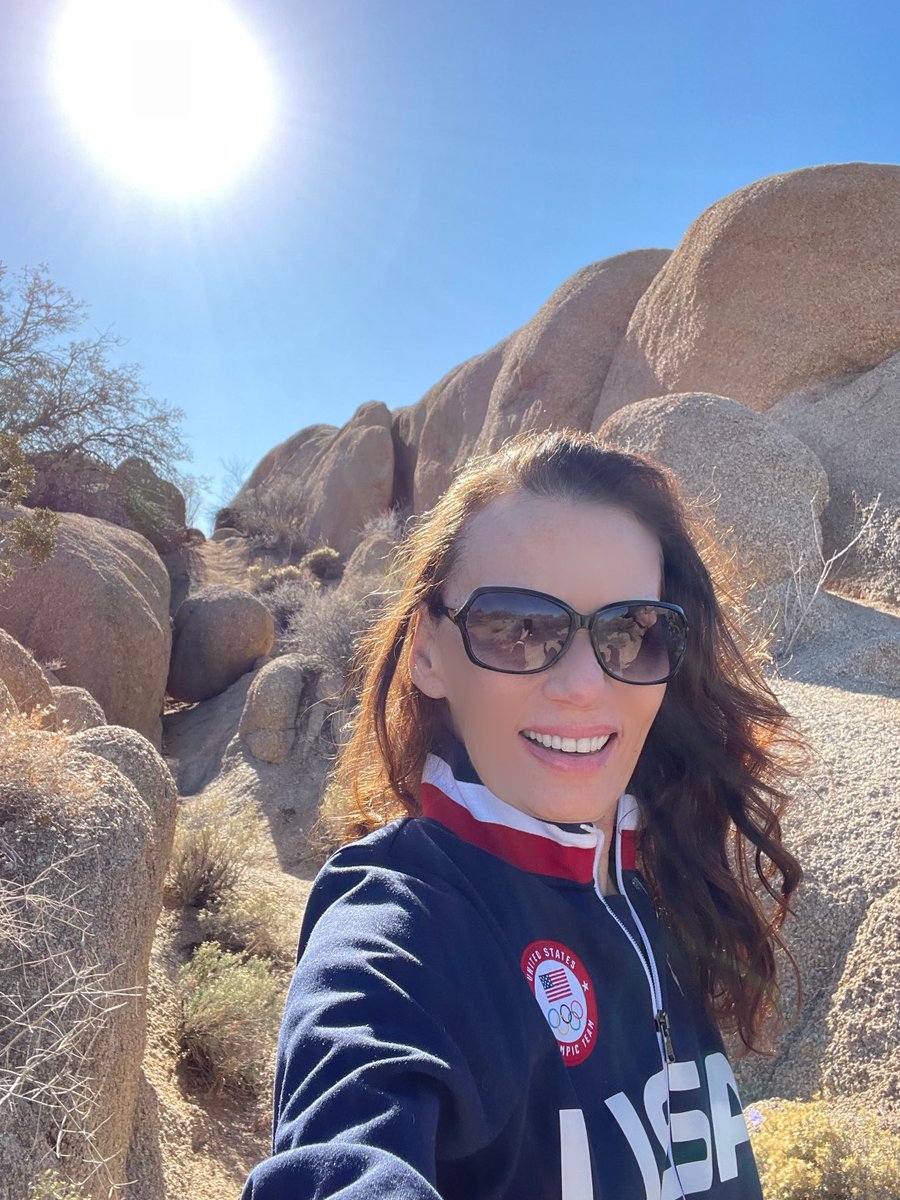 rossini_bianca's tweet photo. Joshua tree day!
Bianca Rossini  Bossa Nova Singer/Composer 
Follow, Listen, buy @ Spotify, iTunes, Amazon https://t.co/Id4Diulwt2

https://t.co/TiubaH1ZwR https://t.co/BIvB95JlaI