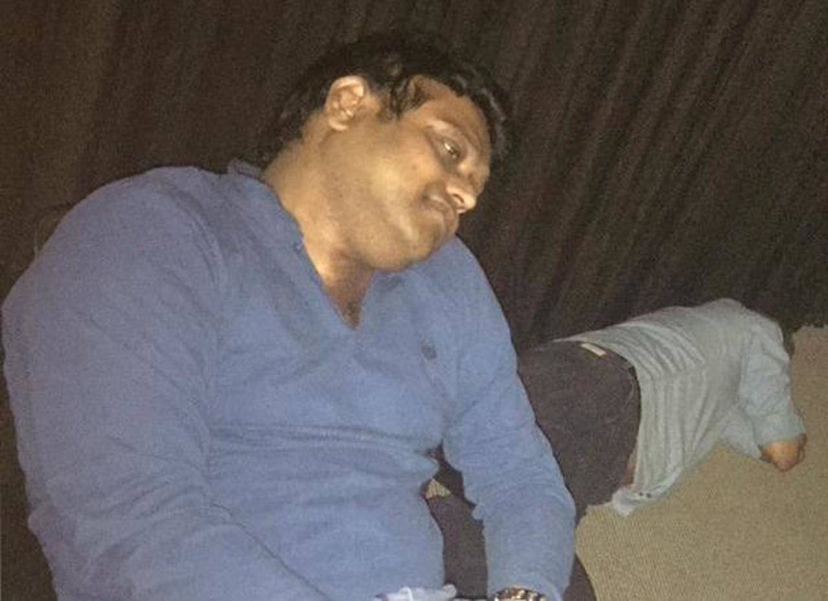 Naesh1311's tweet photo. Harris Anna after the concert 🤣
#HarrisJayaraj #HeartsOfHarris2 https://t.co/QrTPowkmzO