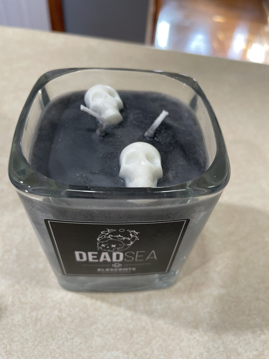 Huge shoutout to <a href="/SwooBoo313/">Swoo 💤</a> <a href="/ELESCENTSBYSWOO/">ELESCENTS</a> for not disappointing! Such high quality candles that burn so clean! Just when I thought the Quirks by the sea was my favorite scent, I ordered the Dead Sea…and wow this scent smells absolutely amazing! <a href="/quirkiesnft/">Quirkies</a>