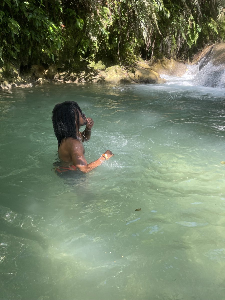 thisopensoul's tweet image. River ennuh 😩