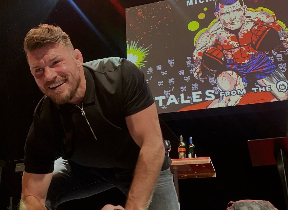 amberkerr_'s tweet image. I wish @bisping would see this photo I took of him in Glasgow, he looks like a fucking boss👏🏼🔥#talesfromtheoctagon #bisping #UFC