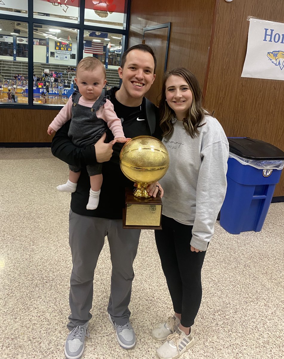 Our crew loves playoff victories!!🏆
Bi-district✅