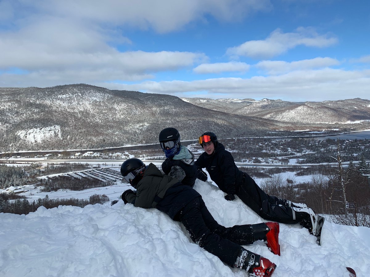 MHarris7173's tweet photo. What are the chances you go on a hockey tournament and get a full day off to ski @SkiMarble with 9 buddies? Living their best life! #hockeyplayerscanskitoo! https://t.co/p7mpMOeSdV