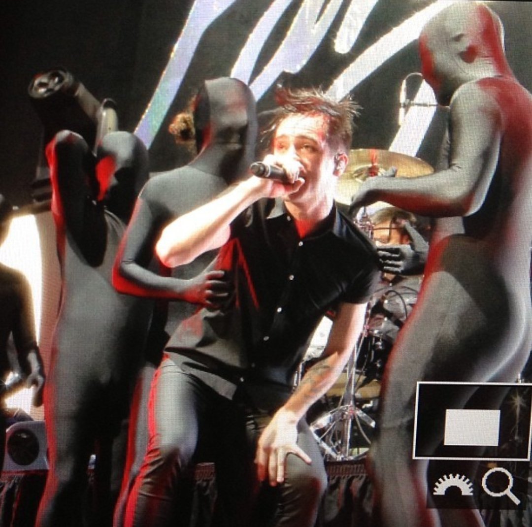 hourly brendon urie (@hourlybrendonu) on Twitter photo 