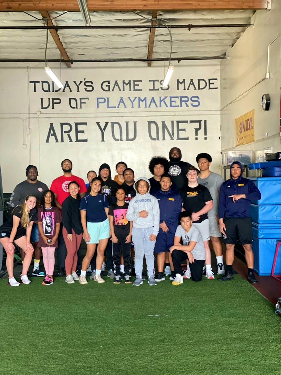 pme_areyouone's tweet photo. It's a family affair...great morning work, holiday=workday....no days off too much money to be made by this group...Just workin to be the best version of ourselves..
BECOME LEGENDARY 

#OUTWORKTHEIMPOSSIBLE #AREYOUONE #FAMILY #BECOME #LEGENDARY https://t.co/bWJvRU84Ec