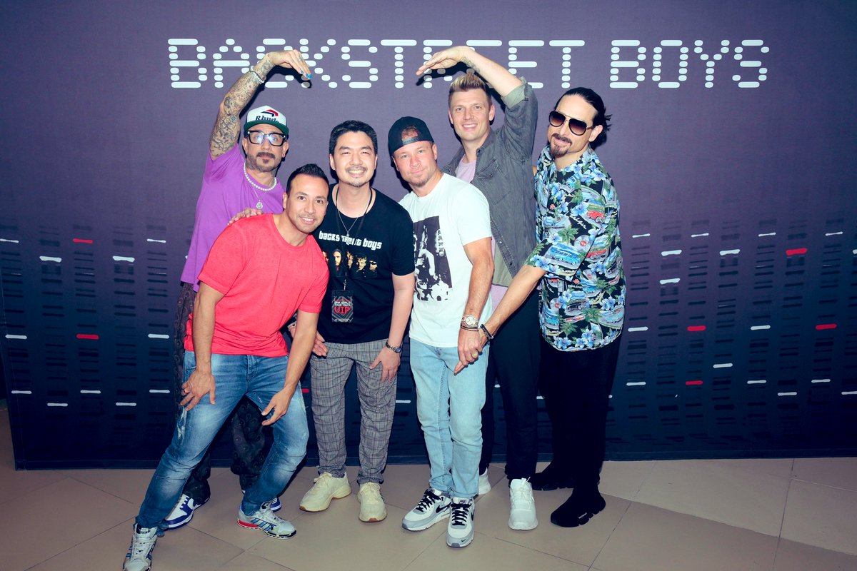 simounferrer's tweet photo. So happy. Thank you @backstreetboys for this opportunity ❤️ @howied @aj_mclean @brian_littrell @nickcarter @kevinrichardson i will always be a fan!!! https://t.co/qIfgRuRINY