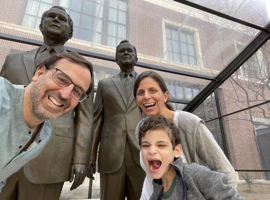 ❤️ our #presidentsday tradition of presidential library visits. Great reminder that the Office of the President symbolizes our country’s collective values, aspirations &amp; commitment to democracy-transcending any one person who temporarily occupies it. Which should we visit next?