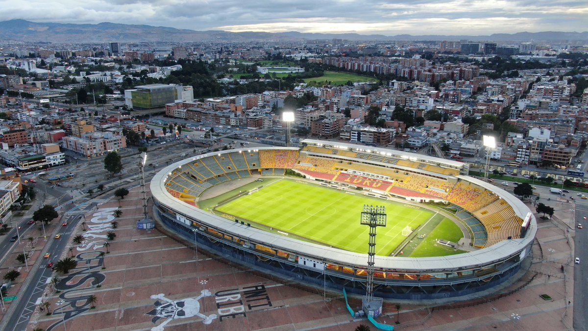 musictrendscol's tweet photo. Un paralelo interesante con el Estadio El Campín 🏟️ de Bogotá que para este año recibió 21 solicitudes para conciertos y festivales, de los cuáles sólo 5 han sido aprobados por el Distrito y nos recuerda lo mucho que necesitamos un escenario multipropósito para 30mil personas o + https://t.co/rnp6fXw6yf