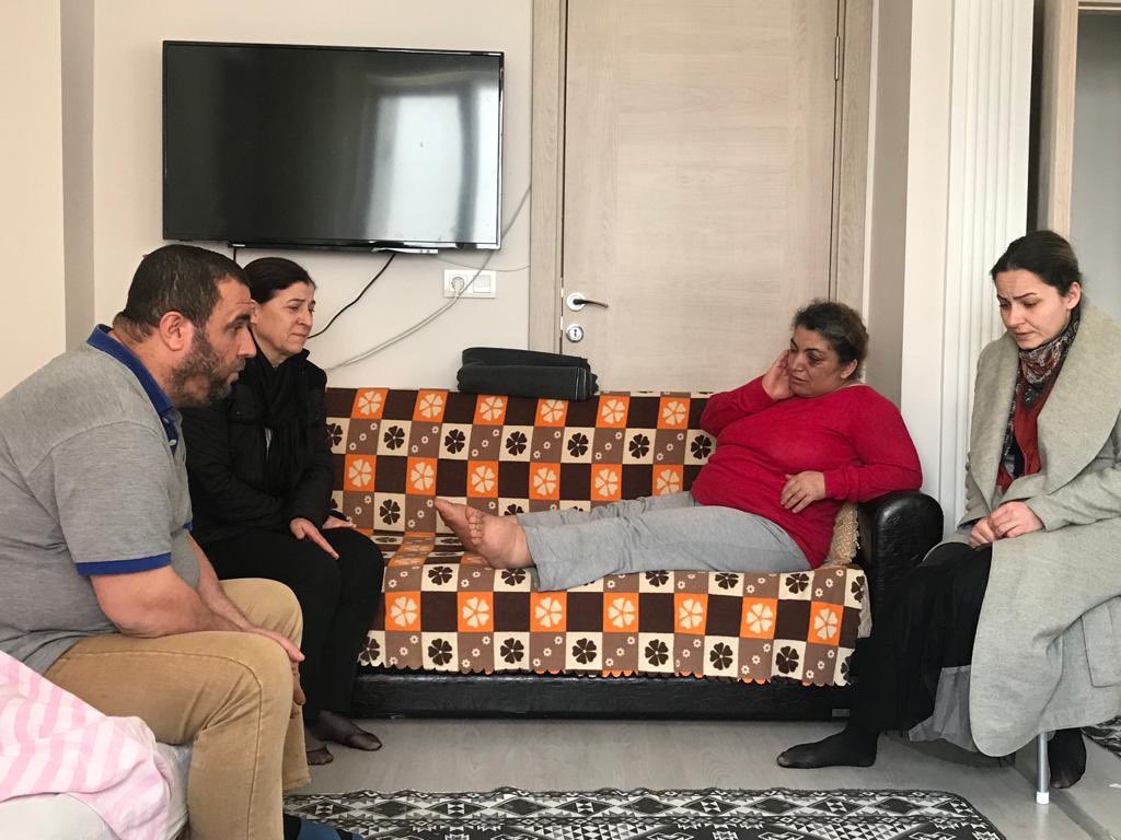 fatmaaksal's tweet photo. #Edirne Merkez İlçe Başkanımız Sayın Önder Özcan ve İl Kadın Kolları Başkanımız Sayın Nergiz İnce ile #Edirnemize deprem felaketinin yaşandığı illerden gelen vatandaşlarımızı ziyaret ettik. Acılarını paylaştık. İhtiyaçlarını tespit ettik.
#BizBirlikteGüçlüyüz
📍#Edirne https://t.co/pMxHn6yYEl